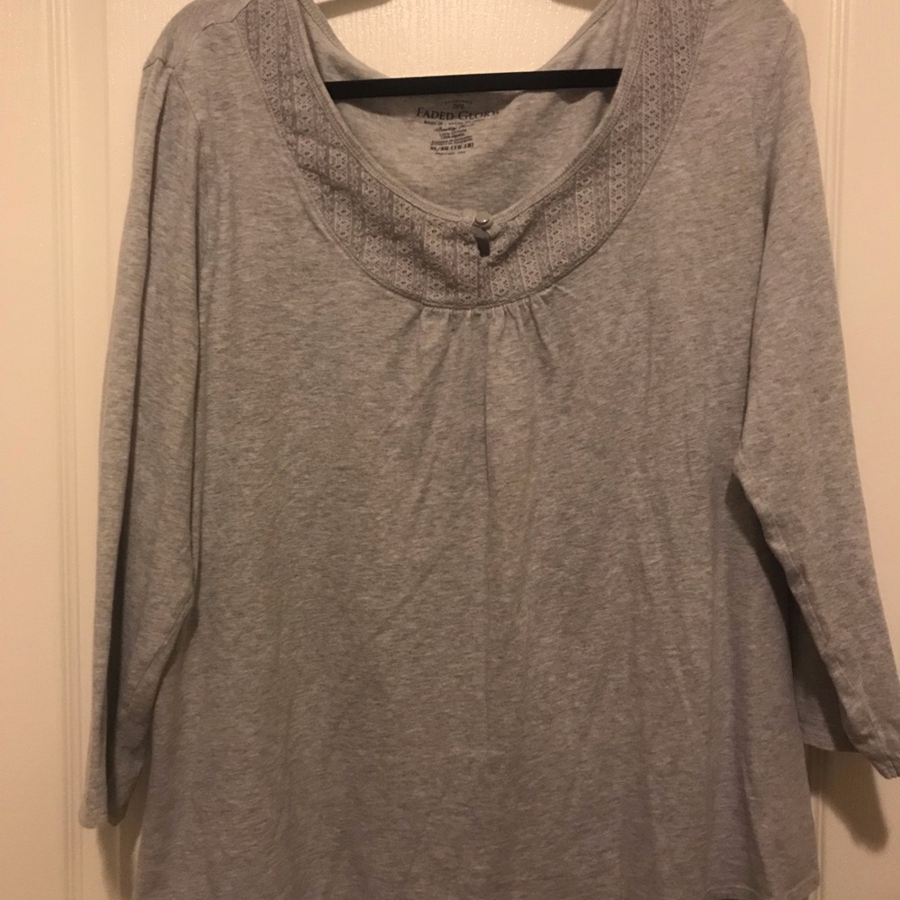 Women's Gray Top